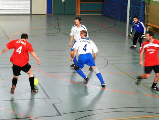 Szene aus dem Spiel zwischen dem TuS Borth und dem SV Millingen (0:2)